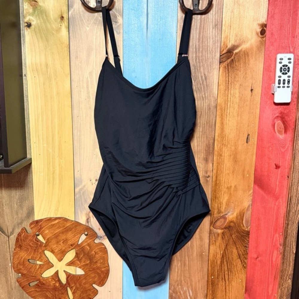 Calvin Klein NWT elegant swimsuit ladies size 10 MSRP $118